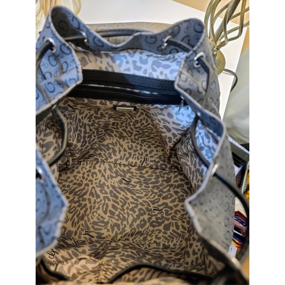 Guess backpack - Picture 5 of 5